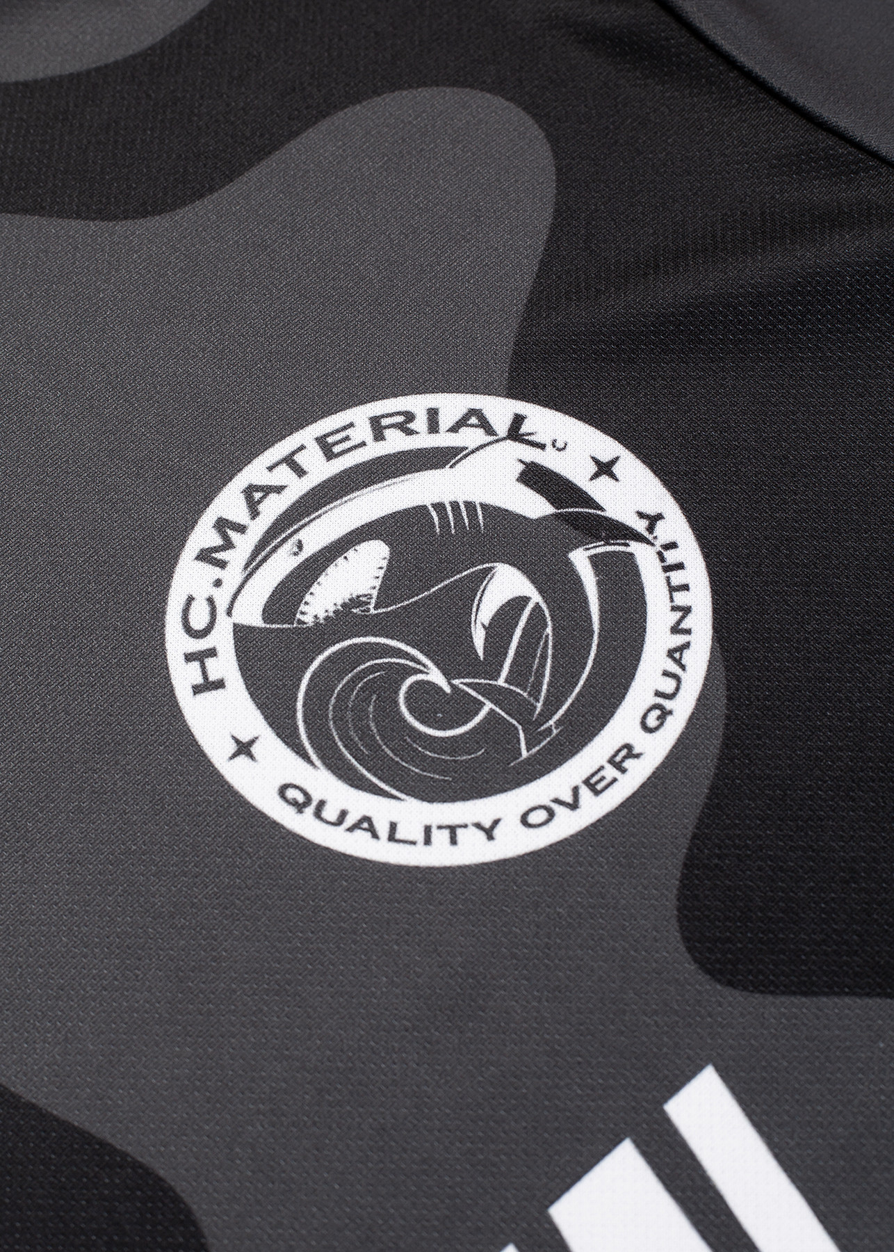 HC.MATERIAL T-SHIRT